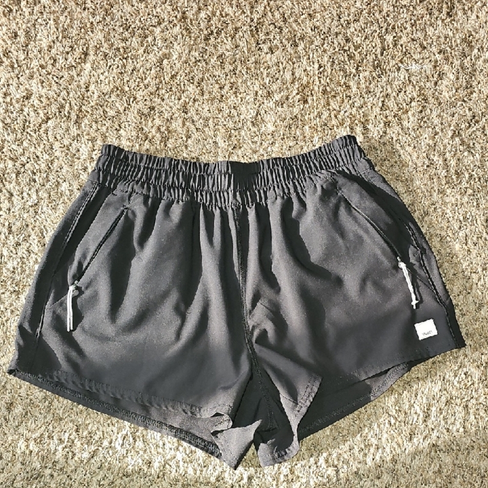Vuori Black Linerless Womens Active Shorts!! Waist Measures 12" Sz 4